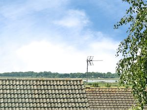 Pyfleet Close - click for photo gallery